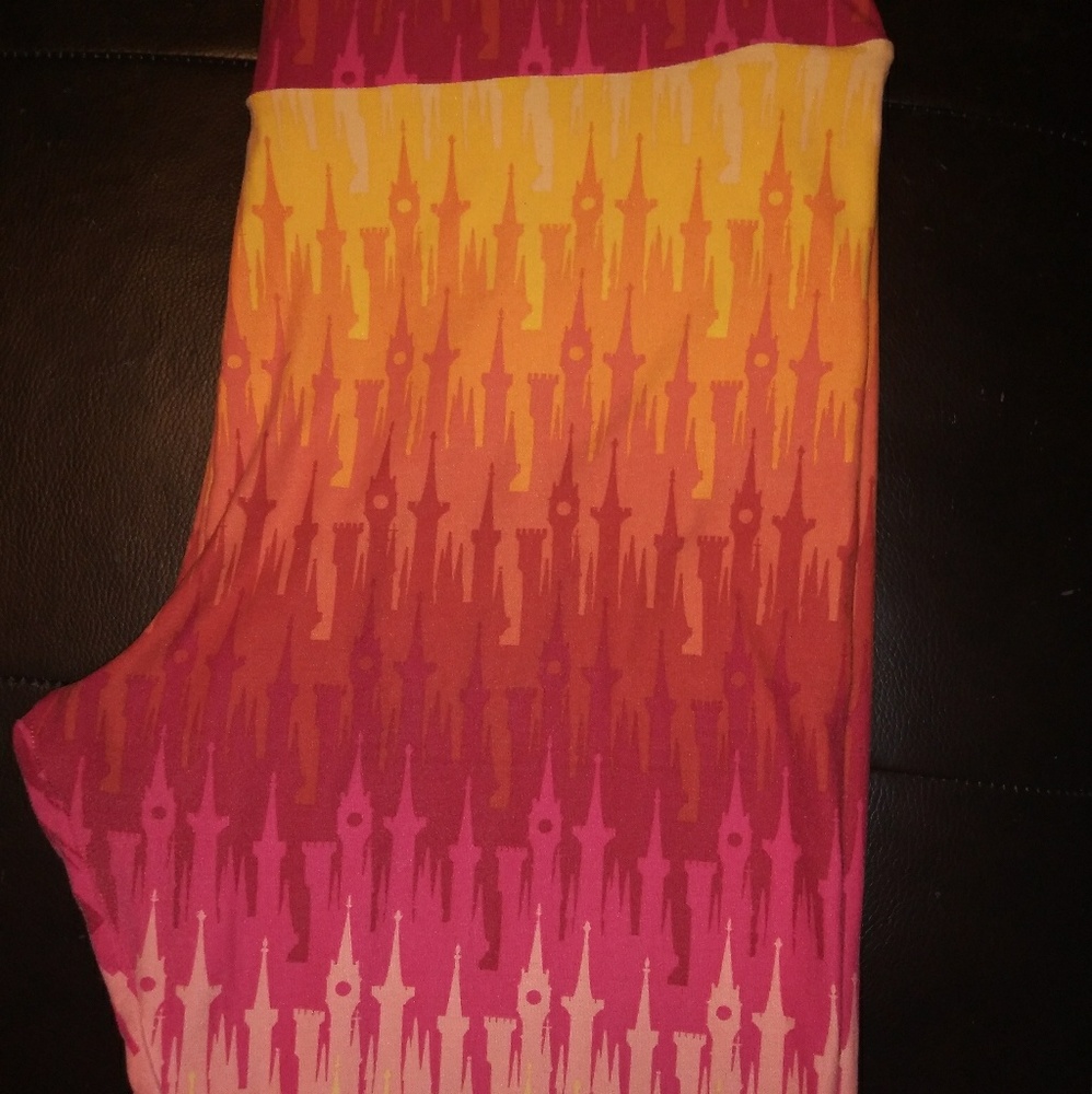 TC Lularoe Disney Cinderella Castle Leggings RARE!